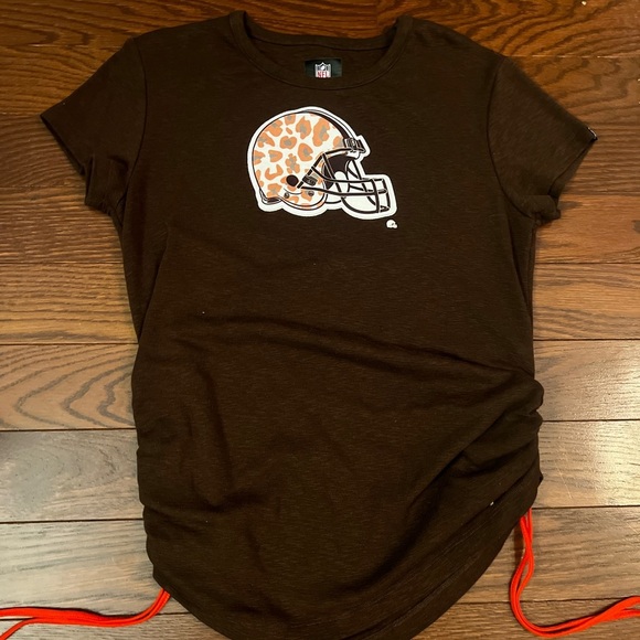 NFL TEAM APPAREL Women’s Brown’s Shirt Size Medium - Picture 2 of 5